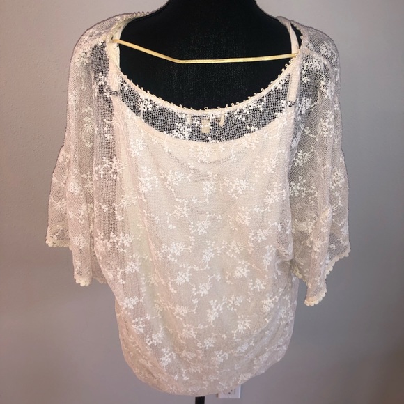 Cream colored lace blouse! - Picture 2 of 4